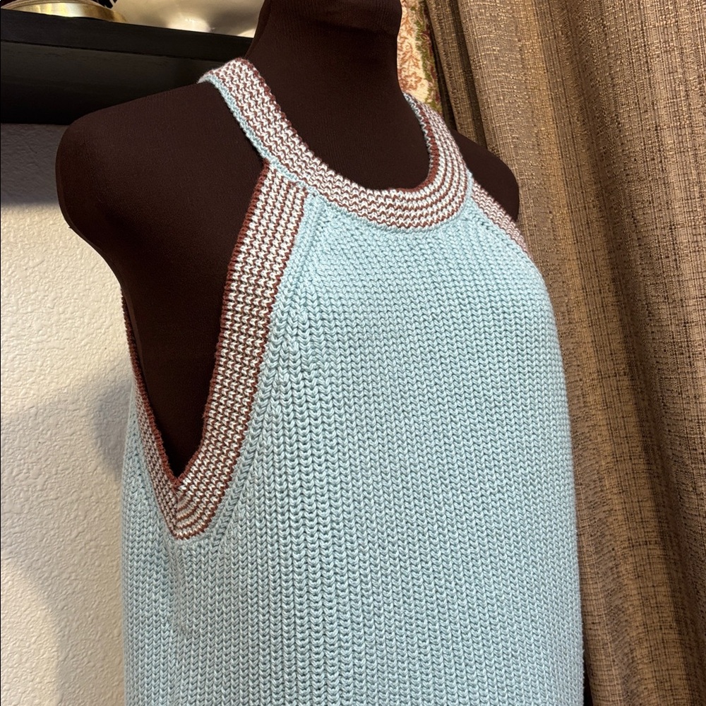 Madewell elegant light blue and brown crochet sleeveless top. Size XL.